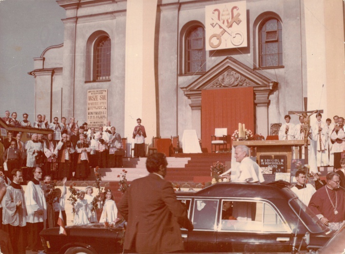 Jan Paweł II i dr Emilian Kocot w 1979 roku