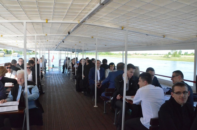 Majówka podczas rejsu Wisłą