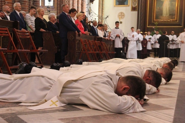 Idźcie bez lęku. Święcenia kapłańskie na Pradze