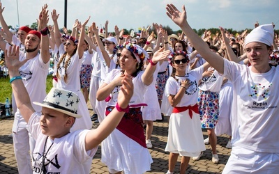 Młodzi na Lednicy modlili się za kapłanów