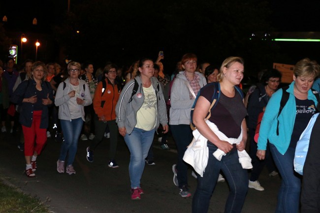 Nocna Pielgrzymka Kobiet do Starej Błotnicy