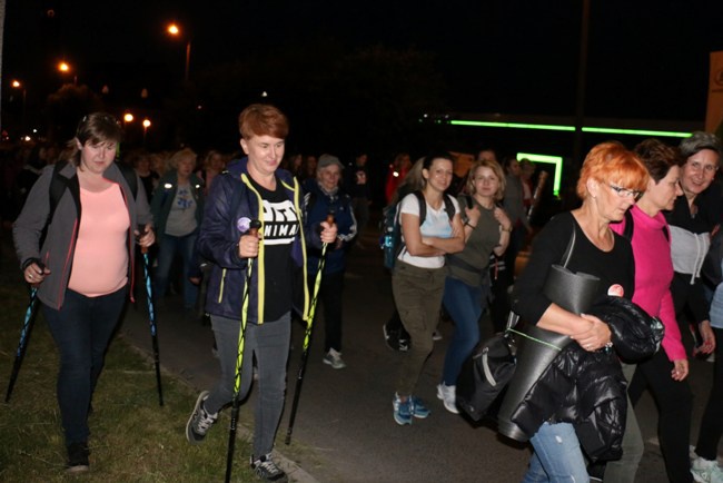 Nocna Pielgrzymka Kobiet do Starej Błotnicy