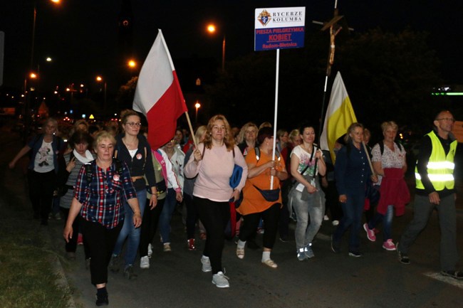 Nocna Pielgrzymka Kobiet do Starej Błotnicy