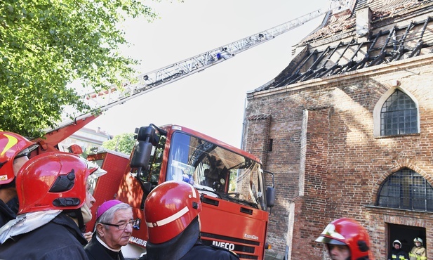 Pożar kościoła świętych Piotra i Pawła w Gdańsku - świątynia uratowana