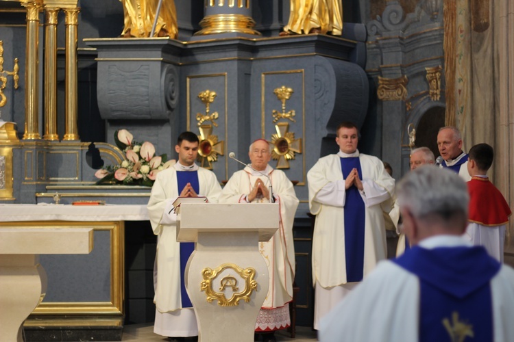 Dziękczyniene za ukończone prace przy kosciele w Rawie Maz.