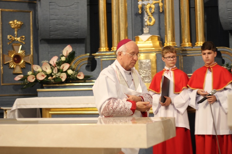 Dziękczyniene za ukończone prace przy kosciele w Rawie Maz.