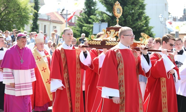 Bp Greger: Chrystus jest między nami, także teraz, na skoczowskim wzgórzu...