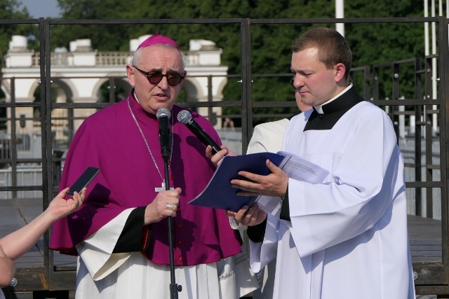 Pielgrzymka z relikwiami błogosławionej nazaretanki 