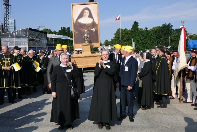 Pielgrzymka z relikwiami błogosławionej nazaretanki 