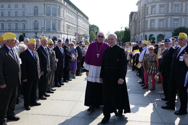 Pielgrzymka z relikwiami błogosławionej nazaretanki 