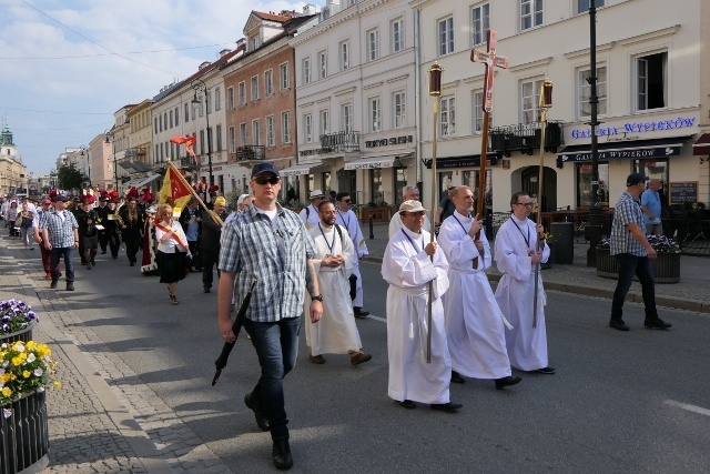 Pielgrzymka z relikwiami błogosławionej nazaretanki 