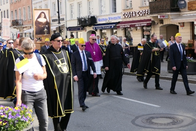 Pielgrzymka z relikwiami błogosławionej nazaretanki 