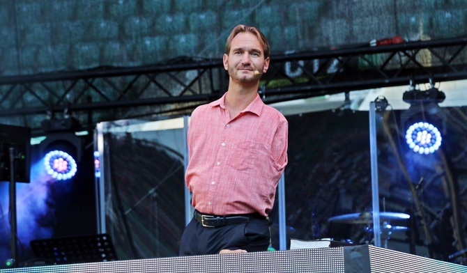 Nick Vujicic we Wrocławiu: chciałbym mieć ręce i nogi, ale najważniejsza jest moja dusza