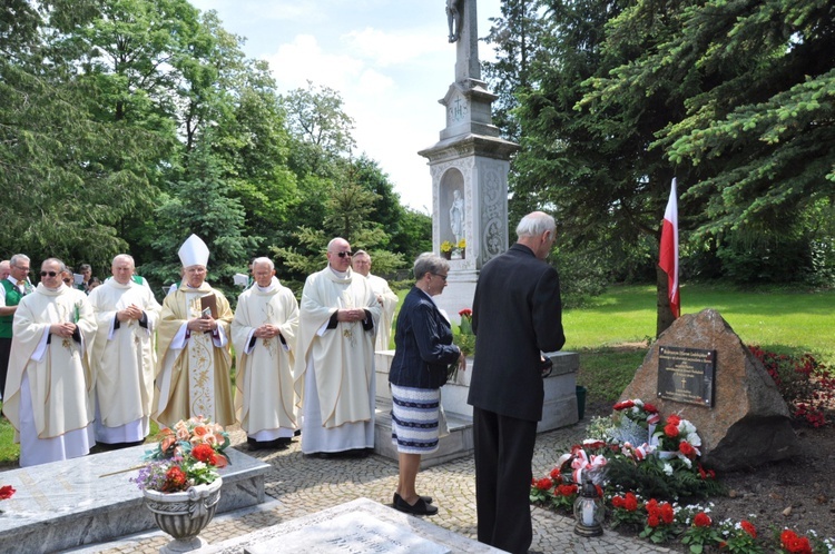 Jubileusz kapłański i upamiętnienie mieszkańców Rumna w Ścinawie Małej