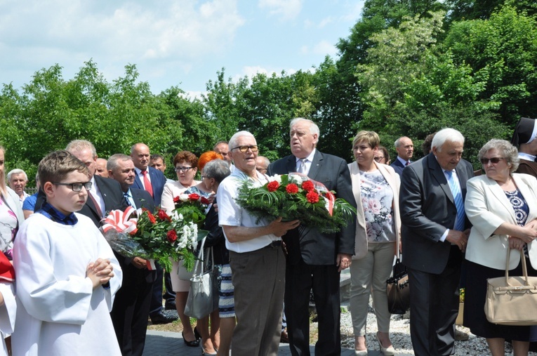 Jubileusz kapłański i upamiętnienie mieszkańców Rumna w Ścinawie Małej