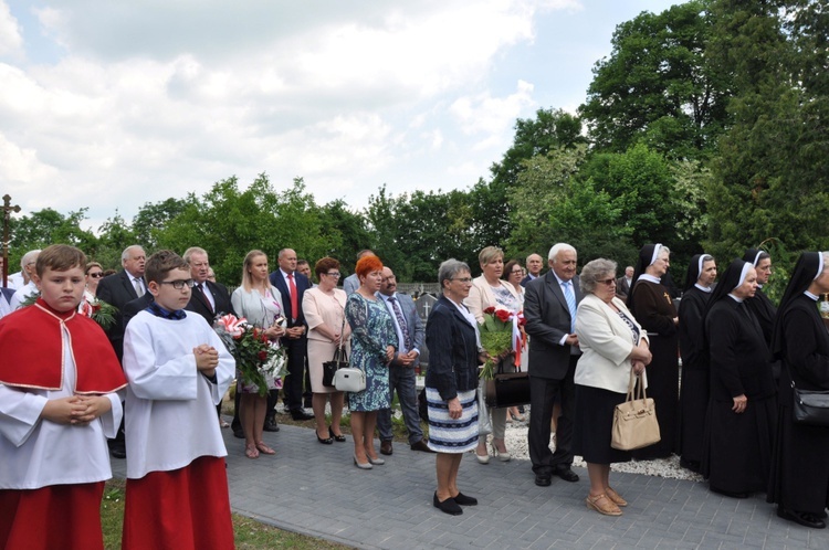 Jubileusz kapłański i upamiętnienie mieszkańców Rumna w Ścinawie Małej