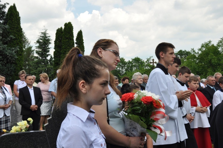 Jubileusz kapłański i upamiętnienie mieszkańców Rumna w Ścinawie Małej