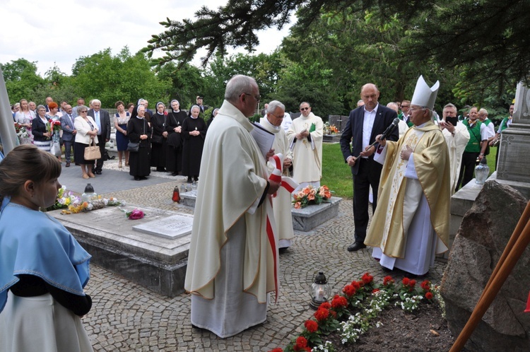 Jubileusz kapłański i upamiętnienie mieszkańców Rumna w Ścinawie Małej