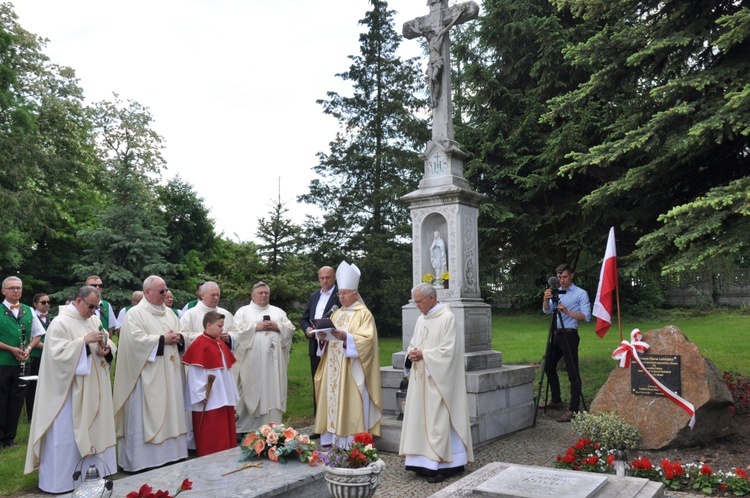 Jubileusz kapłański i upamiętnienie mieszkańców Rumna w Ścinawie Małej