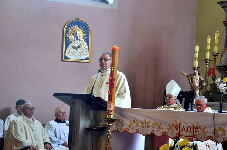 Jubileusz kapłański i upamiętnienie mieszkańców Rumna w Ścinawie Małej