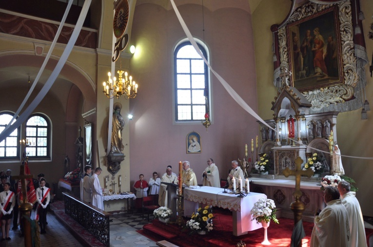 Jubileusz kapłański i upamiętnienie mieszkańców Rumna w Ścinawie Małej