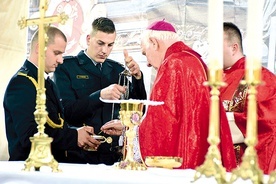 Strażacy przygotowali liturgię słowa, modlitwę wiernych i kadzidło.