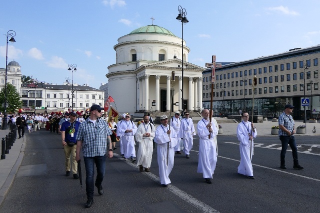 Pielgrzymka z relikwiami błogosławionej nazaretanki 