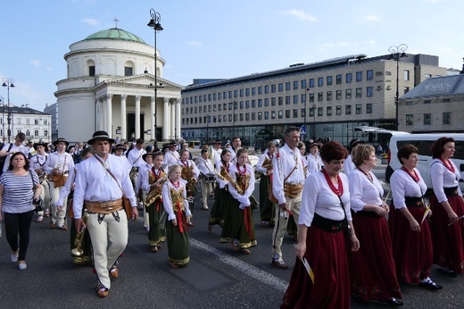 Pielgrzymka z relikwiami błogosławionej nazaretanki 