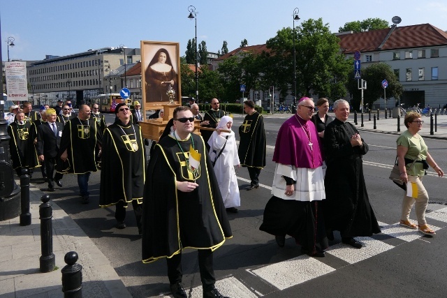 Pielgrzymka z relikwiami błogosławionej nazaretanki 