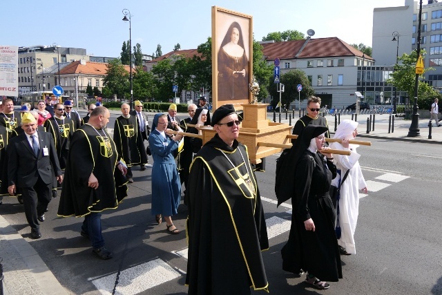 Pielgrzymka z relikwiami błogosławionej nazaretanki 