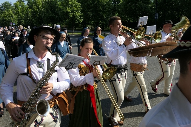 Pielgrzymka z relikwiami błogosławionej nazaretanki 