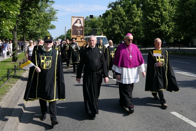 Pielgrzymka z relikwiami błogosławionej nazaretanki 