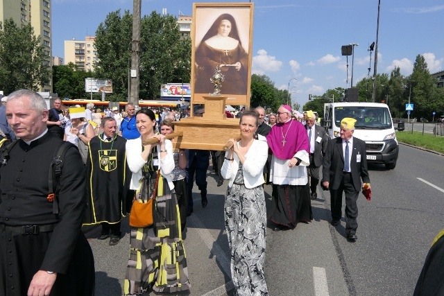 Pielgrzymka z relikwiami błogosławionej nazaretanki 