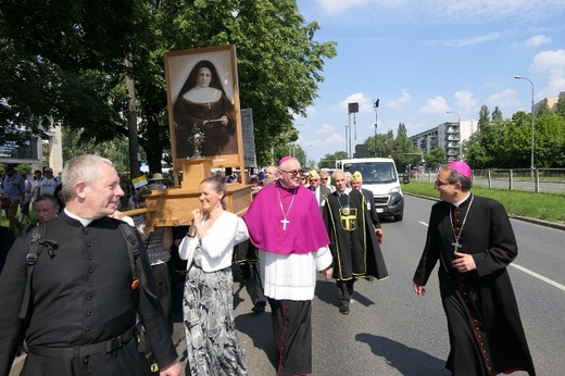 Pielgrzymka z relikwiami błogosławionej nazaretanki 