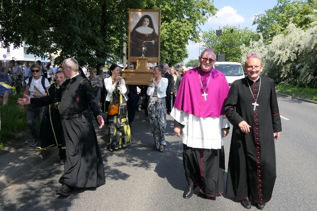 Pielgrzymka z relikwiami błogosławionej nazaretanki 