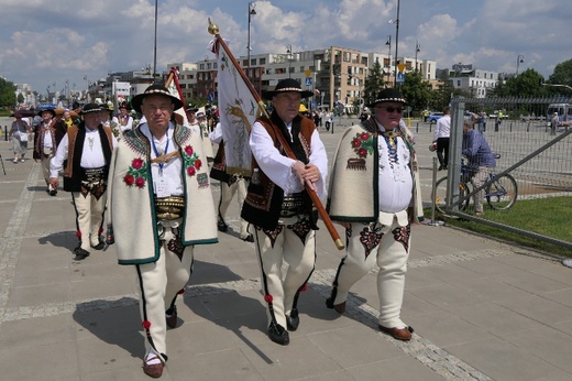 Pielgrzymka z relikwiami błogosławionej nazaretanki 