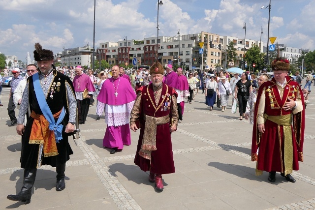 Pielgrzymka z relikwiami błogosławionej nazaretanki 