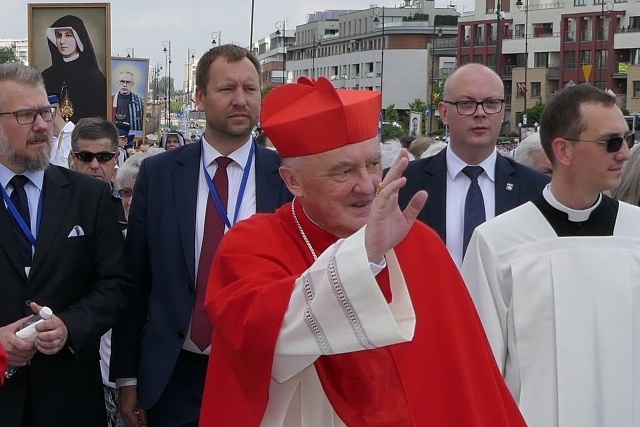 Pielgrzymka z relikwiami błogosławionej nazaretanki 