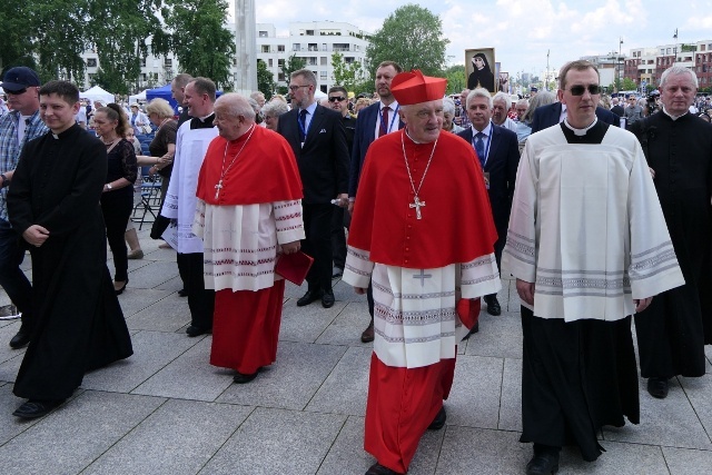 Pielgrzymka z relikwiami błogosławionej nazaretanki 