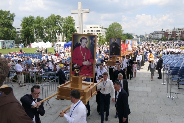 Pielgrzymka z relikwiami błogosławionej nazaretanki 