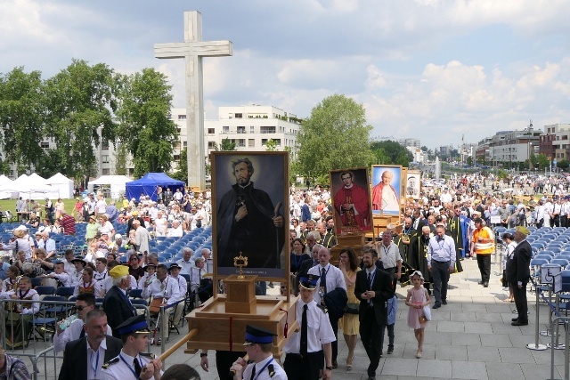 Pielgrzymka z relikwiami błogosławionej nazaretanki 