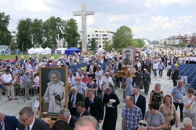 Pielgrzymka z relikwiami błogosławionej nazaretanki 