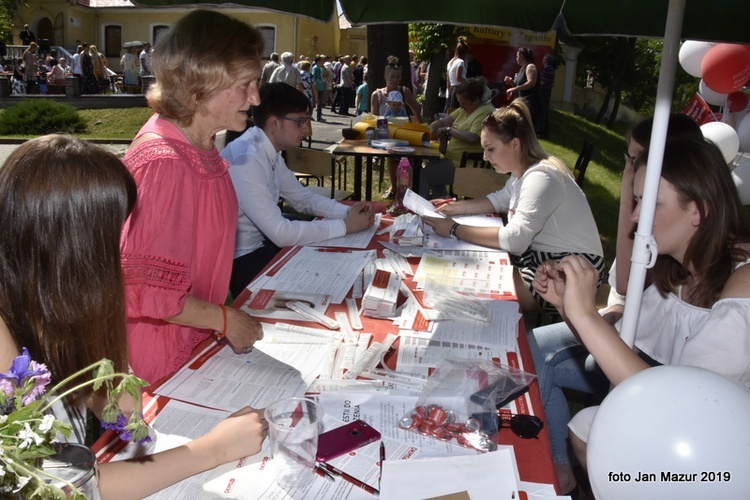 Festyn w parafii pw. Nawiedzenia NMP w Żaganiu