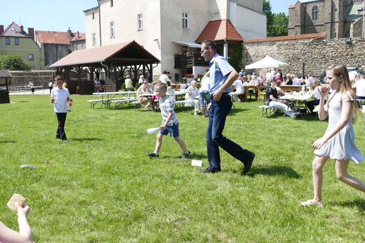 W Strzegomiu zrobili dzieciom rocznicowym festyn