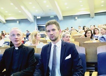 Ks. dr Jerzy Smoleń i Tomasz Ubik na konferencji Ostoi w Nowym Sączu