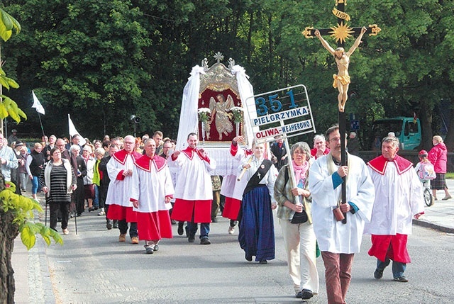 – Przyjrzyjmy się sobie samym, byśmy wrócili świętsi, bo to jest najważniejszy cel pielgrzymowania  – zachęcał bp Zbigniew.