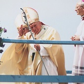 ▼	Zdjęcia z pobytu Jana Pawła II w mieście można oglądać w Ratuszu Staromiejskim do 6 lipca.