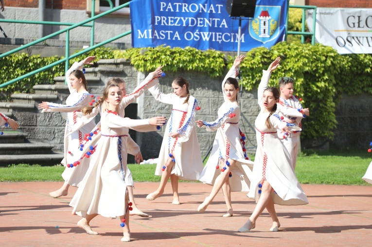 Na dziedzińcu Zakładu Salezjańskiego odbywały się występy i pokazy młodych artystów z Polski i Ukrainy.