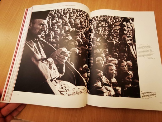 600 zdjęć prymasa Wyszyńskiego