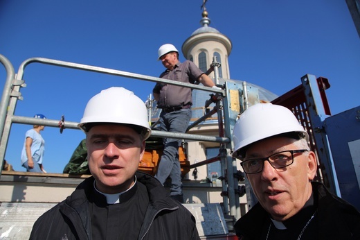 Kopułę katowickiej katedry odwiedził abp Wiktor Skworc